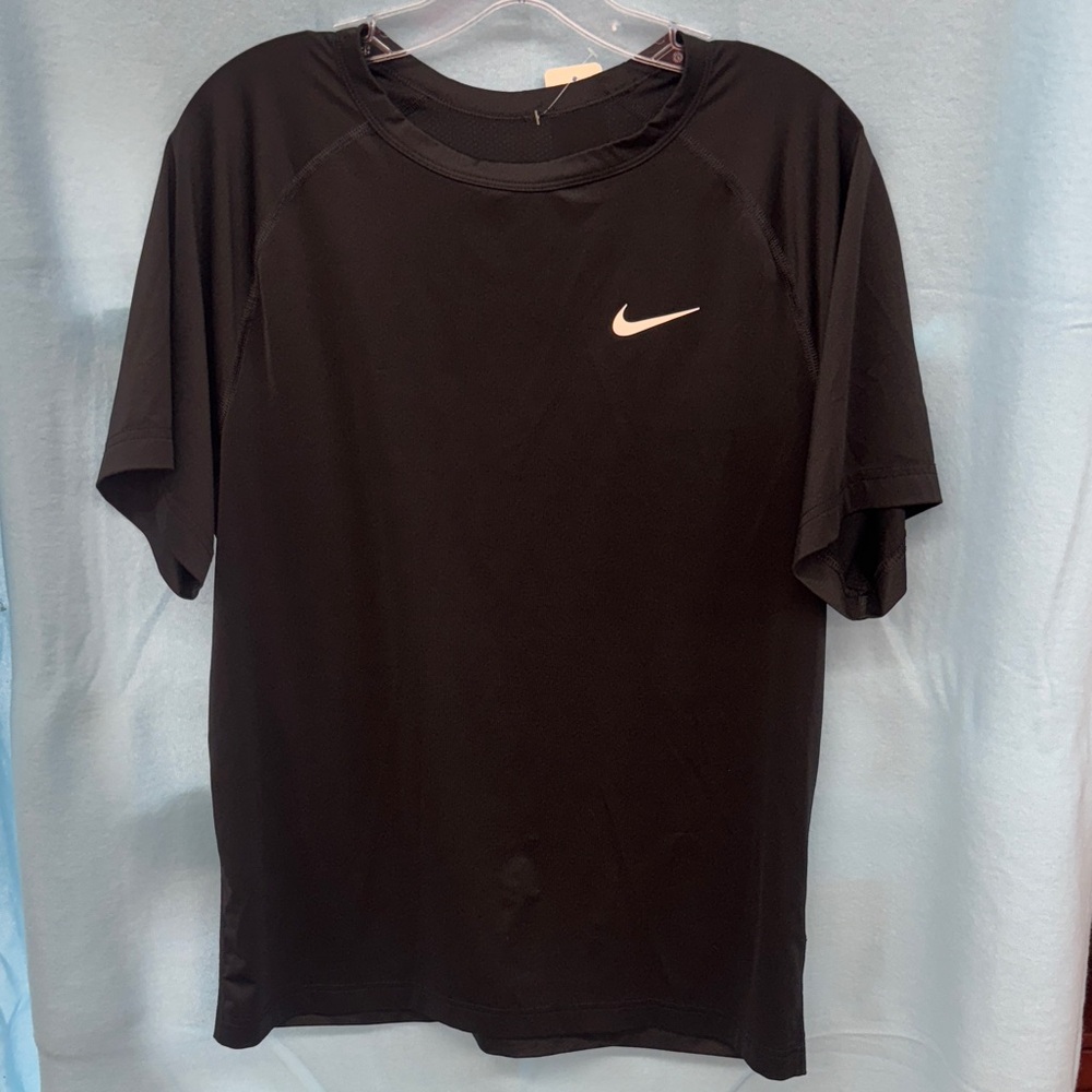 Nike Men's Black Short Sleeve Tee